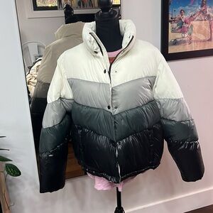 Women’s. Wild Fable XL puffer jacket. NWOT.